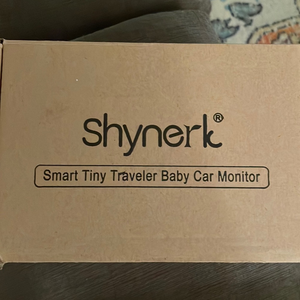 Shynerk smart tiny traveler baby car monitor